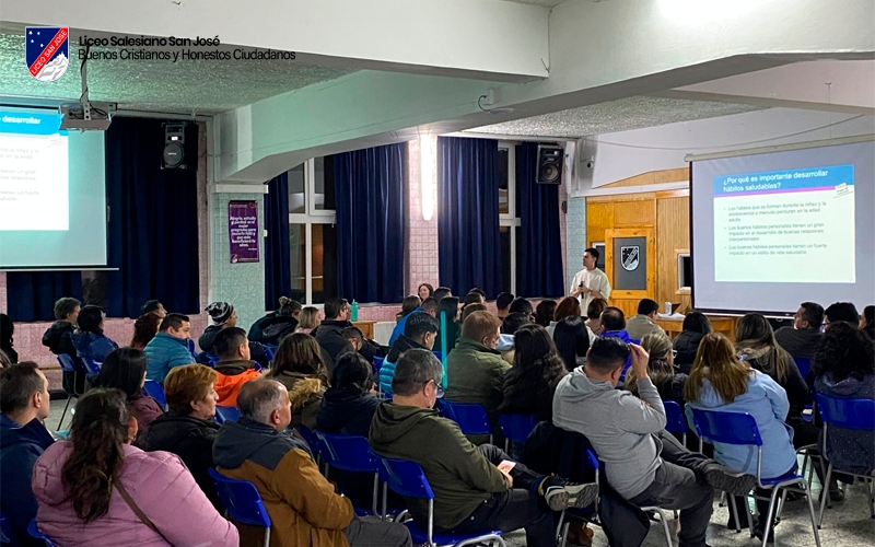 Liceo San José fortalece el vínculo con las familias a través de talleres formativos enfocados en la crianza y el bienestar socioemocional