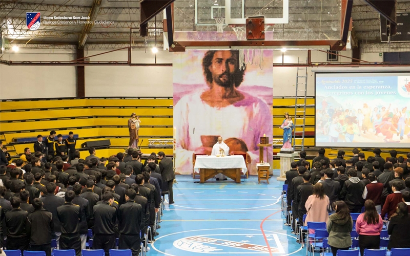 Una Pascueta con el Corazón en Silencio: Homenaje al Papa Francisco