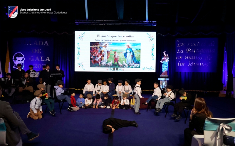Gran Celebración en Termino de Mes Aniversario del Establecimiento Educacional: 137 Años de Excelencia